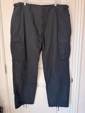 TACT GEAR Men's Black Cargo Pants with Utility Pockets